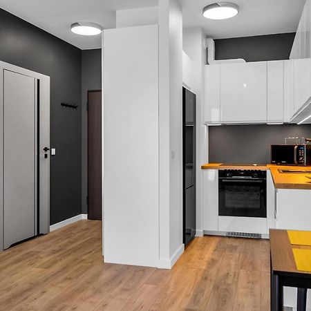 Lotnisko Chopina Modern Studio Warsaw Exterior photo
